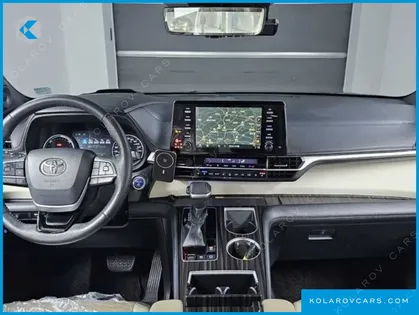 TOYOTA SIENNA 2.5 HYBRID 2WD