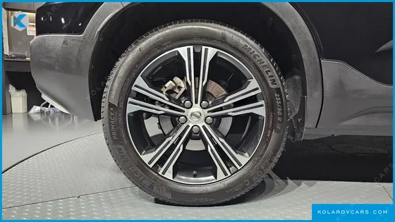 VOLVO XC40 B4 INSCRIPTION