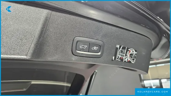 VOLVO XC40 B4 INSCRIPTION