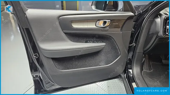 VOLVO XC40 B4 INSCRIPTION