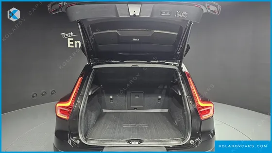 VOLVO XC40 B4 INSCRIPTION