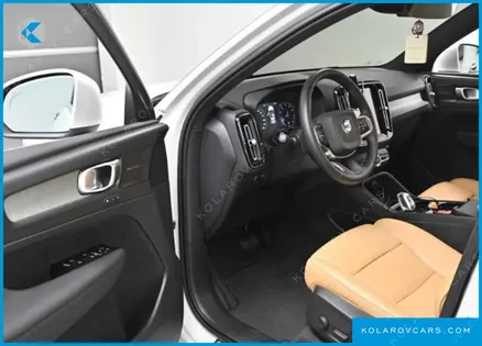 VOLVO XC40 B4 INSCRIPTION
