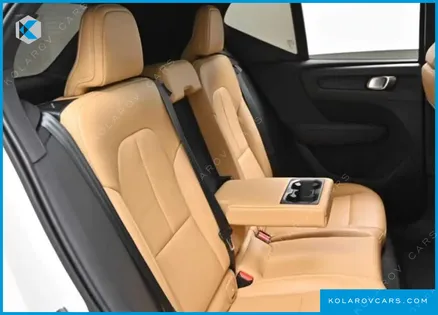 VOLVO XC40 B4 INSCRIPTION