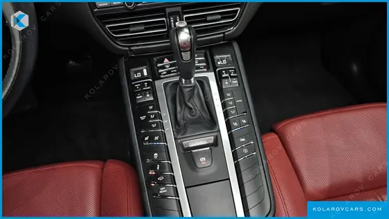 PORSCHE MACAN 2.0