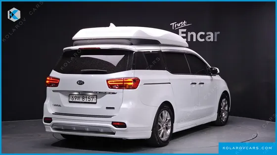 KIA CARNIVAL 9-SEATER HI-LIMOUSINE