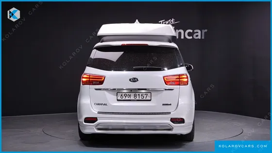 KIA CARNIVAL 9-SEATER HI-LIMOUSINE