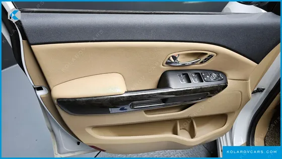 KIA CARNIVAL 9-SEATER HI-LIMOUSINE