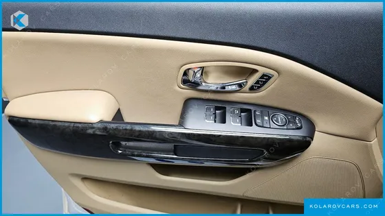 KIA CARNIVAL 9-SEATER HI-LIMOUSINE