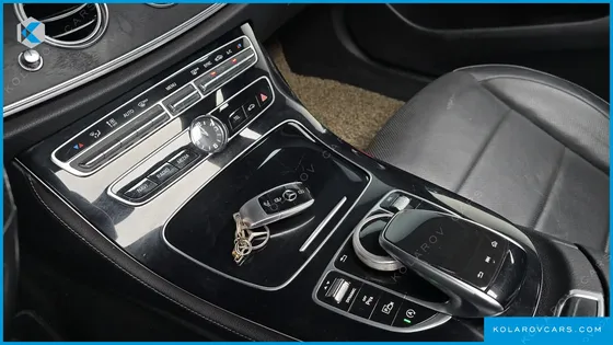MERCEDES E-CLASS E300 4MATIC AVNATGARDE