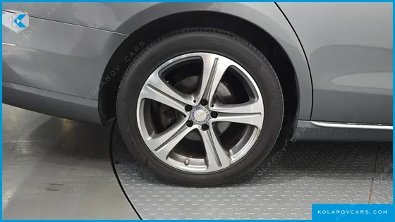 MERCEDES E-CLASS E300 4MATIC AVNATGARDE