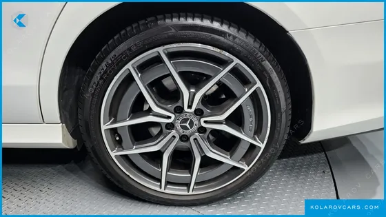 MERCEDES E-CLASS E220D 4MATIC AMG LINE