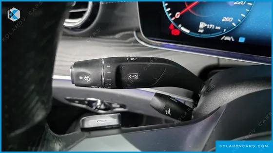 MERCEDES E-CLASS E220D 4MATIC AMG LINE