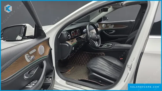 MERCEDES E-CLASS E300E EXCLUSIVE