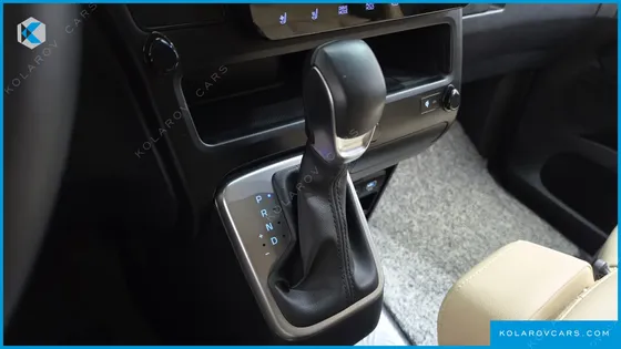 HYUNDAI STARIA HEV 1.6 CARGO 3-SEATER