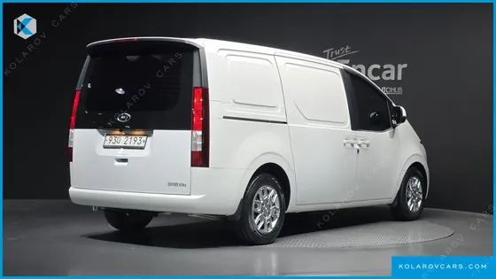 HYUNDAI STARIA CARGO 3-SEATER