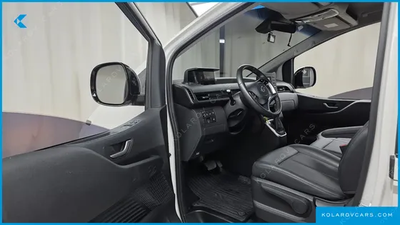 HYUNDAI STARIA CARGO 3-SEATER
