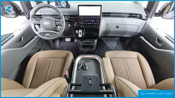 HYUNDAI STARIA HEV 1.6 LOUNGE 7-SEATER