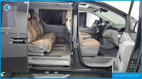 HYUNDAI STARIA HEV 1.6 LOUNGE 7-SEATER
