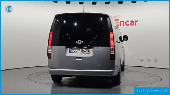 HYUNDAI STARIA TOURER 11-SEATER