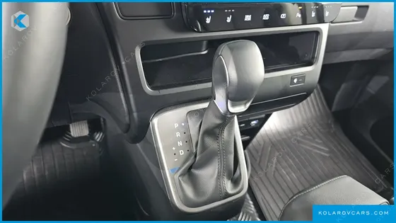 HYUNDAI STARIA TOURER 11-SEATER