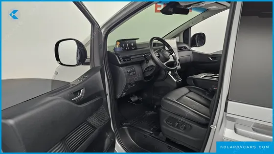 HYUNDAI STARIA TOURER 11-SEATER