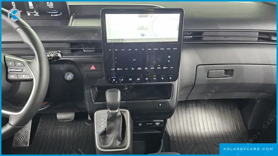 HYUNDAI STARIA TOURER 11-SEATER