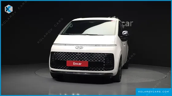 HYUNDAI STARIA LOUNGE 9-SEATER