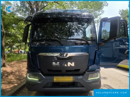 MAN TRUCK CARGO TRUCK 4X2