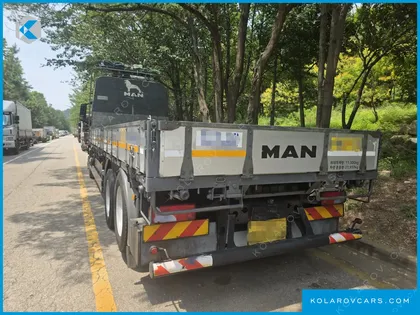 MAN TRUCK CARGO TRUCK 4X2