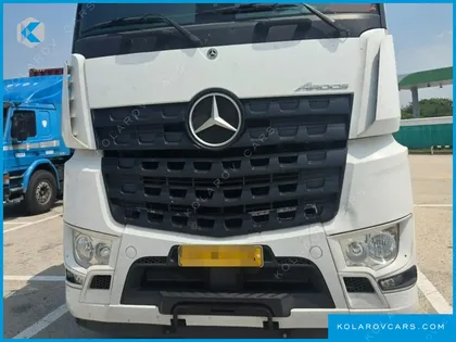 MERCEDES CARGO TRUCK 8X4