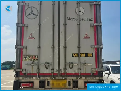 MERCEDES CARGO TRUCK 8X4
