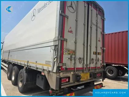 MERCEDES CARGO TRUCK 8X4
