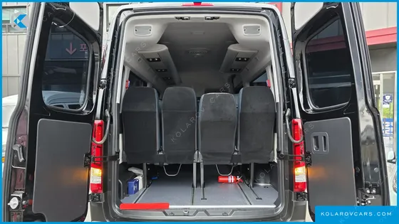 HYUNDAI SOLATI 15-SEATER
