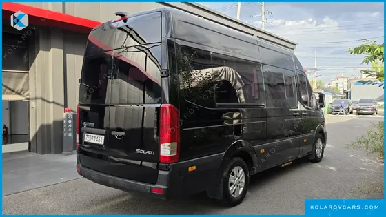 HYUNDAI SOLATI 15-SEATER