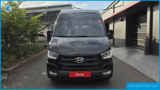 HYUNDAI SOLATI 15-SEATER