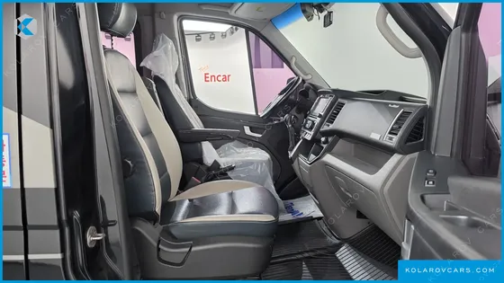HYUNDAI SOLATI 15-SEATER