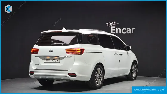 KIA CARNIVAL 9-SEATER NOBLESSE