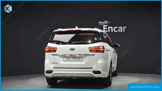 KIA CARNIVAL 9-SEATER NOBLESSE