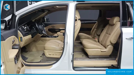 KIA CARNIVAL 9-SEATER NOBLESSE