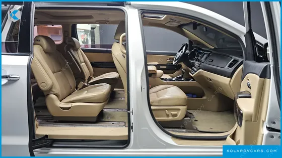 KIA CARNIVAL 9-SEATER NOBLESSE