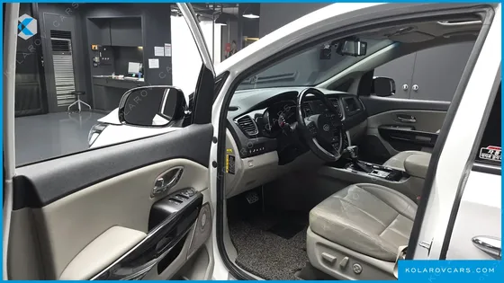 KIA CARNIVAL GASOLINE 9-SEATER NOBLESSE SPECIAL