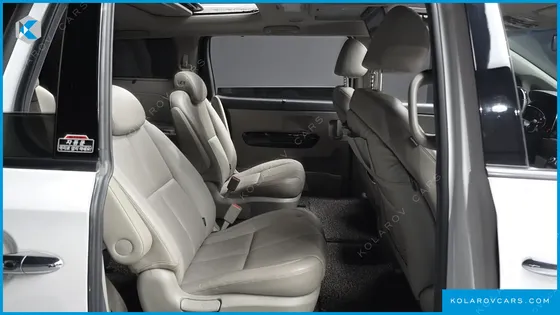 KIA CARNIVAL GASOLINE 9-SEATER NOBLESSE SPECIAL