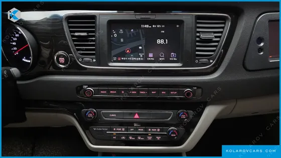 KIA CARNIVAL GASOLINE 9-SEATER NOBLESSE SPECIAL