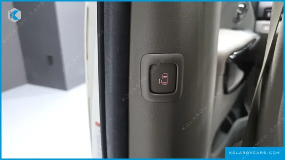 KIA CARNIVAL GASOLINE 9-SEATER NOBLESSE SPECIAL