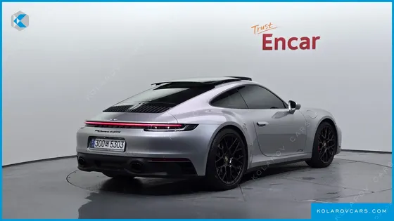 PORSCHE 911 CARRERA 4 GTS
