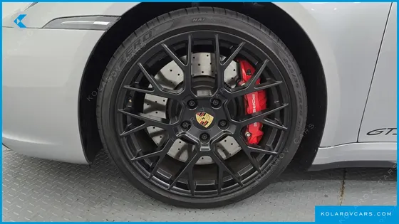 PORSCHE 911 CARRERA 4 GTS