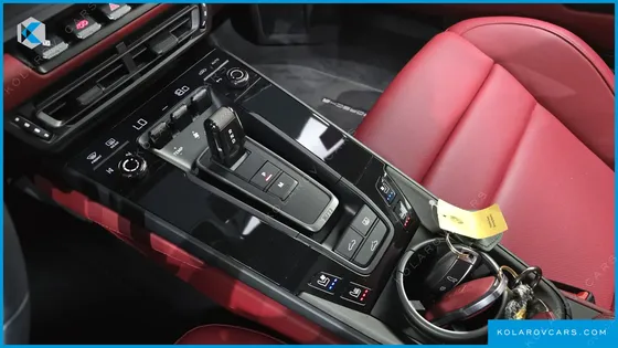 PORSCHE 911 CARRERA 4 GTS