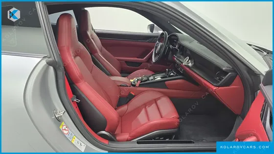 PORSCHE 911 CARRERA 4 GTS