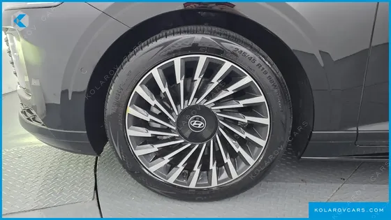 HYUNDAI GRANDEUR 2,5 GASOLINE 2WD