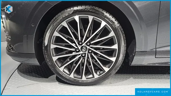 HYUNDAI GRANDEUR 2,5 GASOLINE 2WD